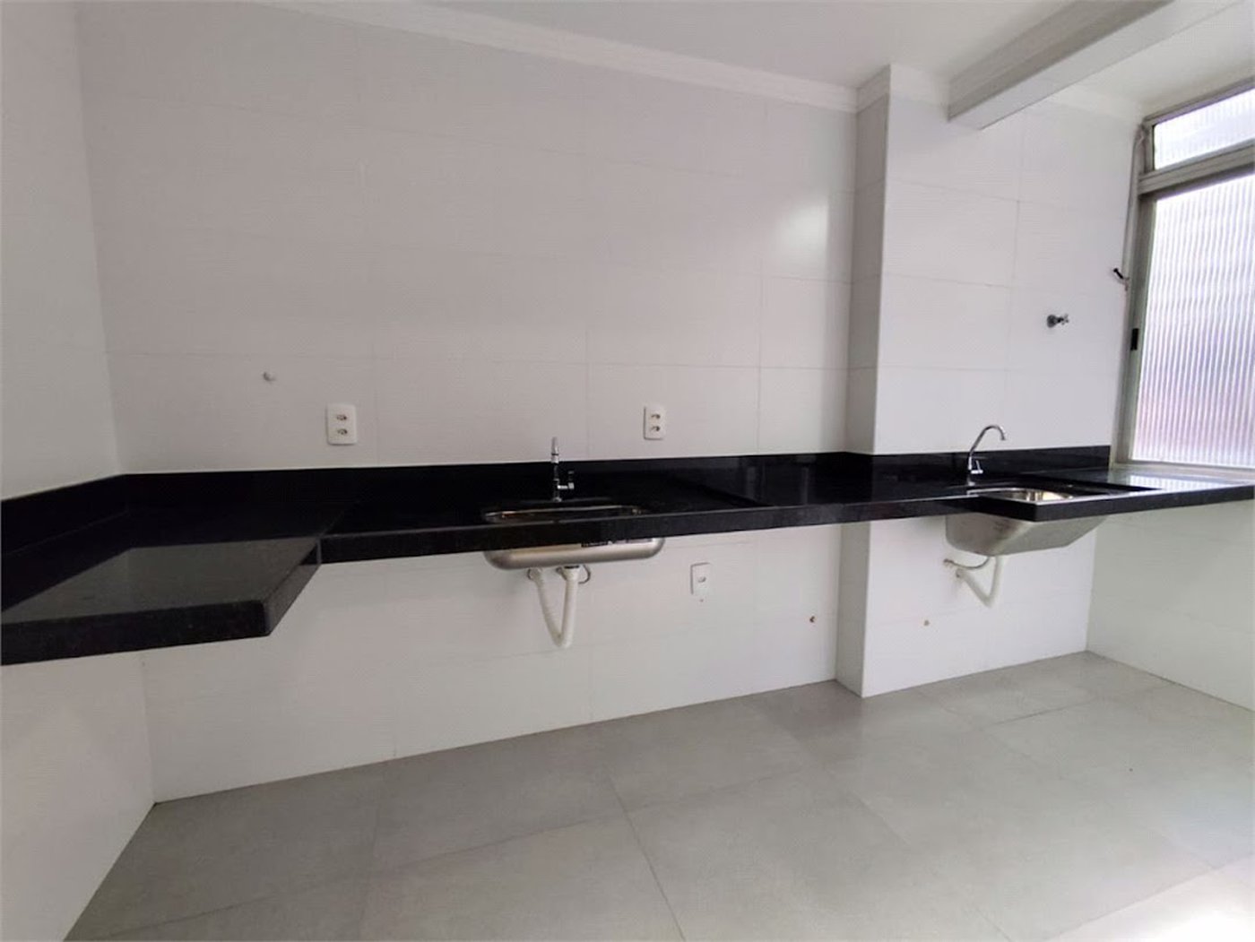 Apartamento com 2 dormitórios à venda, 65 m² por R$ 444.000,00 - Gonzaga - Santos/SP