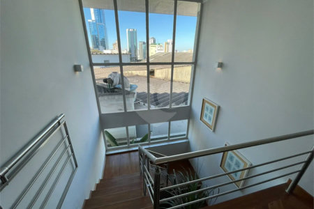 Casa à venda com 4 suítes no condomínio Fechado, São Paulo - SP