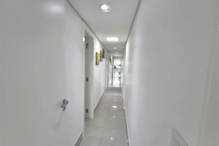 Apartamento à venda com 4 quartos, sendo 2 suítes, em Enseada, Guarujá, SP
