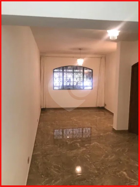 Sobrado à venda com 3 quartos, sendo 1 suíte, em Ferreira, São Paulo, SP