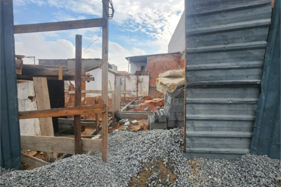 Sobrado à venda com 3 quartos, sendo 1 suíte, em Tremembé, São Paulo, SP