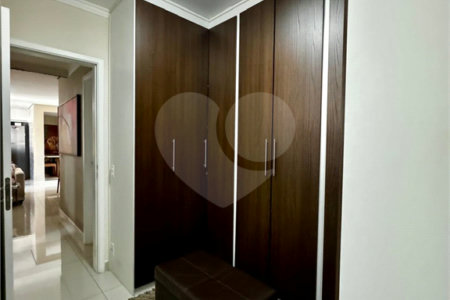 Apartamento à venda com 3 quartos, sendo 1 suíte, em Parque Reboucas, São Paulo, SP