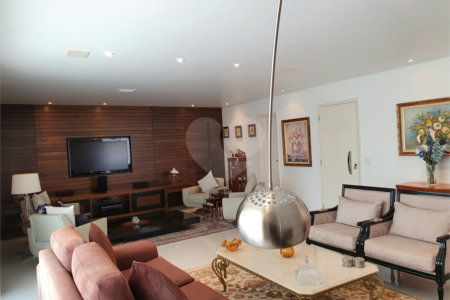 Apartamento à venda com 4 suítes em Jardim Marajoara, São Paulo, SP