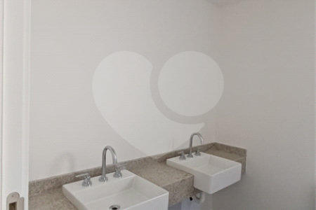 Apartamento à venda com 4 quartos, sendo 3 suítes, em Água Branca, São Paulo, SP