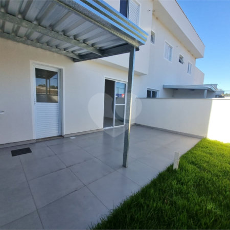 Casa à venda com 3 quartos, sendo 1 suíte, no condomínio Residencial Américo Figueiredo, Sorocaba - SP