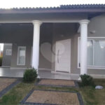 Casa à venda com 3 quartos, sendo 1 suíte, no condomínio Palmeiras Imperiais, Salto - SP
