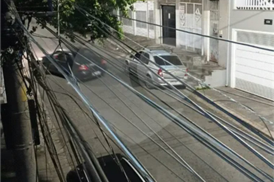 IMÓVEL COM SOBRADO + OUTRA CASA NO TERRENO, ÓTIMA PARA RENDA OU FAMÍLIA GRANDE
