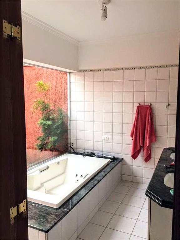 Casa à venda ou para alugar com 5 quartos, sendo 4 suítes, no condomínio Moradas São Luiz, Salto - SP