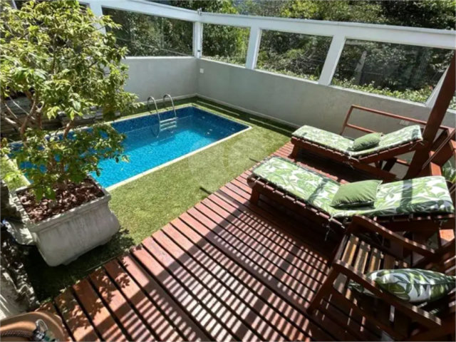 Sobrado à venda com 2 suítes em Vila Clarice, São Paulo, SP