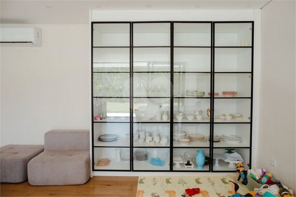 Casa à venda com 3 quartos, sendo 2 suítes, no condomínio Morada do Sol, Mairiporã - SP