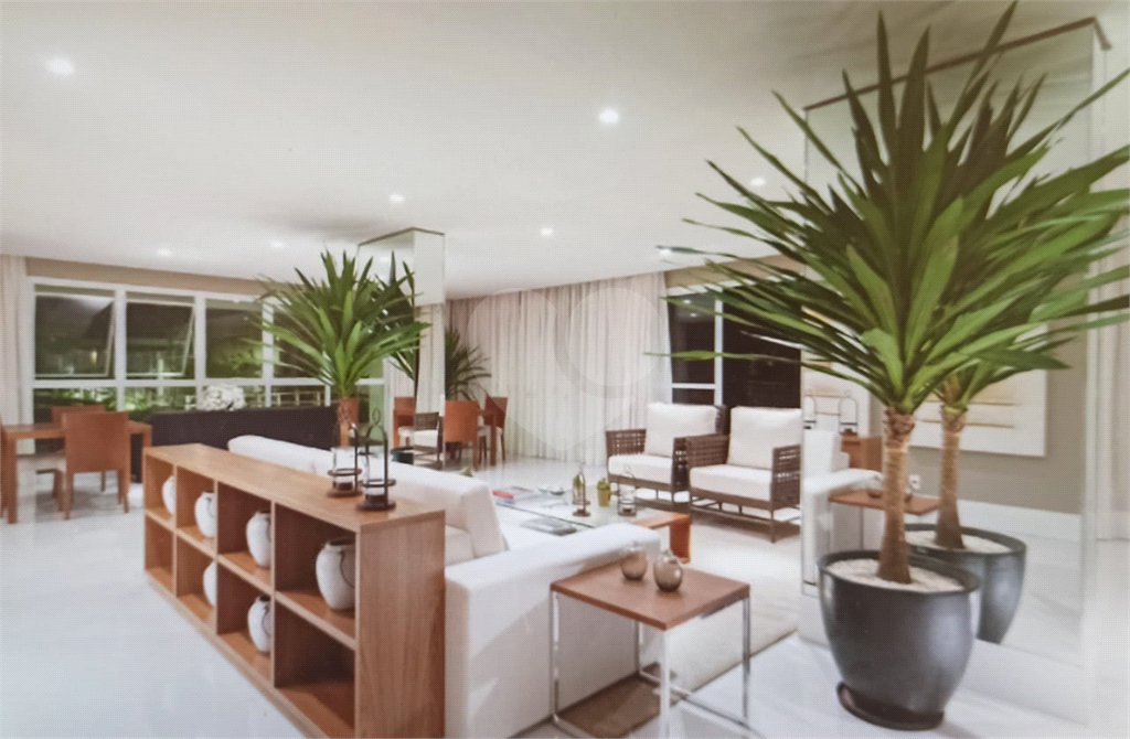 Apartamento à venda com 3 quartos, sendo 1 suíte,  em Vila Anastácio, São Paulo, SP