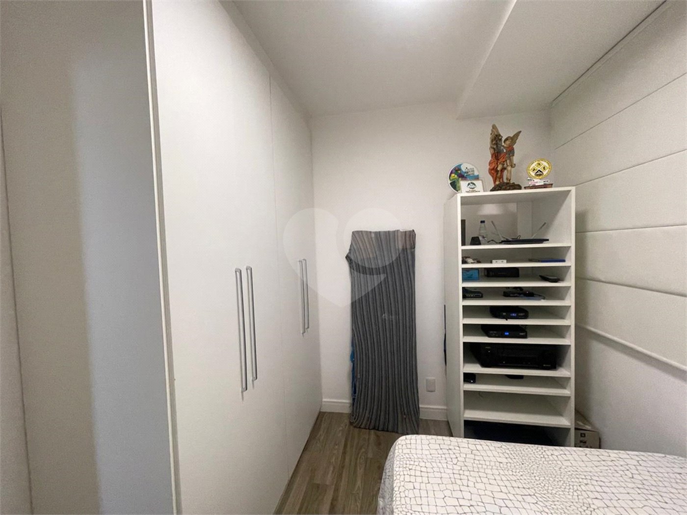 Apartamento à venda com 3 quartos, sendo 1 suíte,  em Vila Suissa, Mogi das Cruzes, SP