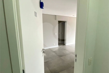 Apartamento para alugar com 2 quartos, sendo 1 suíte,  em Vila Gertrudes, São Paulo, SP
