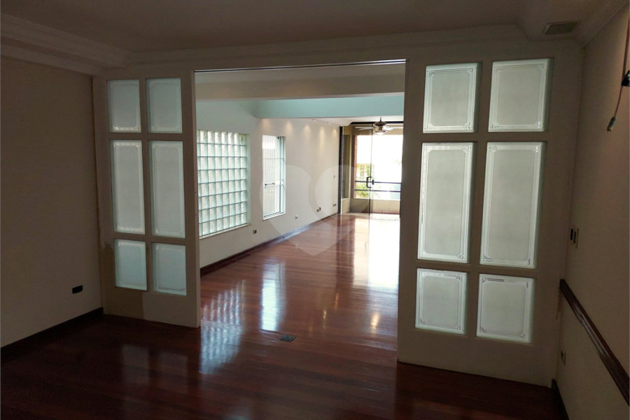 Casa à venda com 3 suítes no condomínio Chácara Francesa, São Paulo - SP