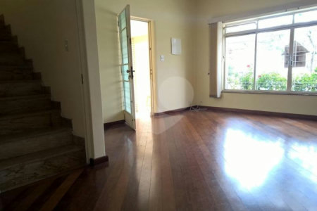 Sobrado à venda com 3 quartos, sendo 1 suíte,  em Planalto Paulista, São Paulo, SP