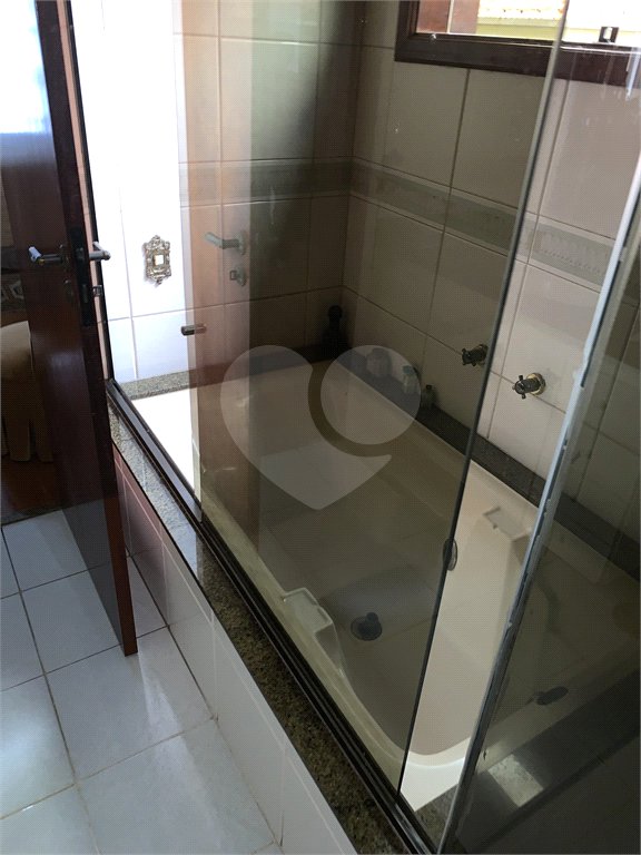 Casa à venda com 4 quartos, sendo 3 suítes, em Jardim das Vertentes, São Paulo, SP