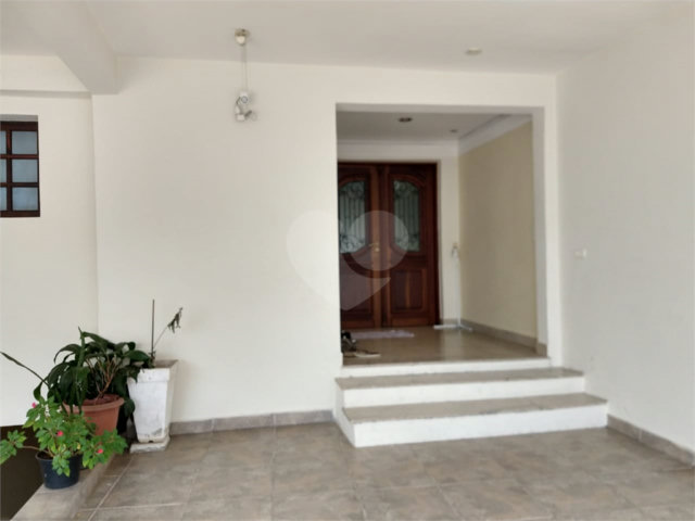 Sobrado à venda com 3 quartos, sendo 1 suíte,  em Tremembé, São Paulo, SP