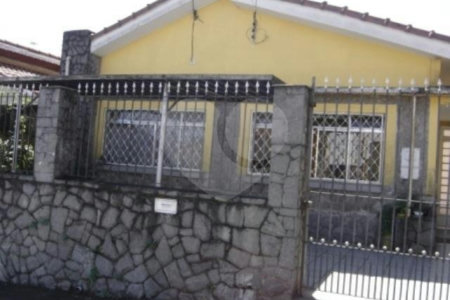 Casa Térrea à venda com 3 quartos em Santa Teresinha, São Paulo, SP