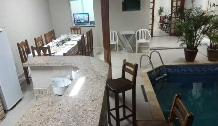 Sobrado à venda com 3 quartos em Tremembé, São Paulo, SP
