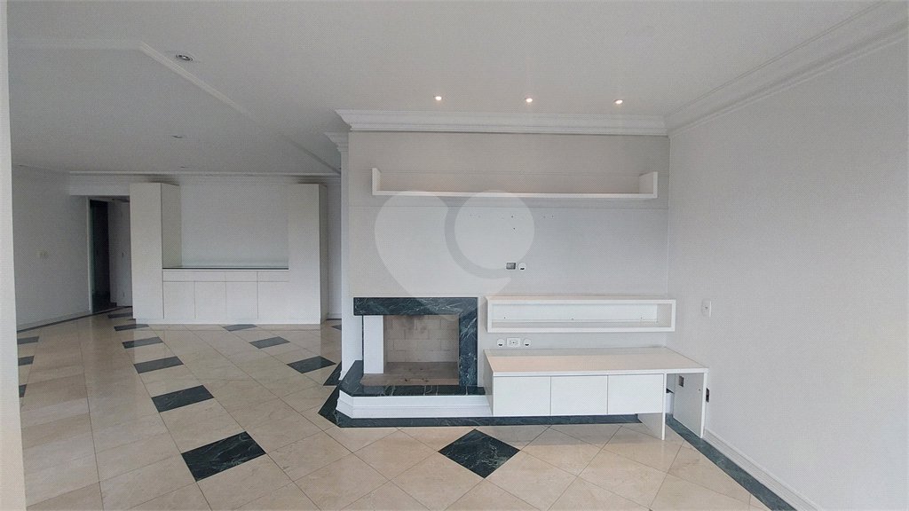 Apartamento à venda com 3 quartos, sendo 1 suíte, em Alto da Boa Vista, São Paulo, SP