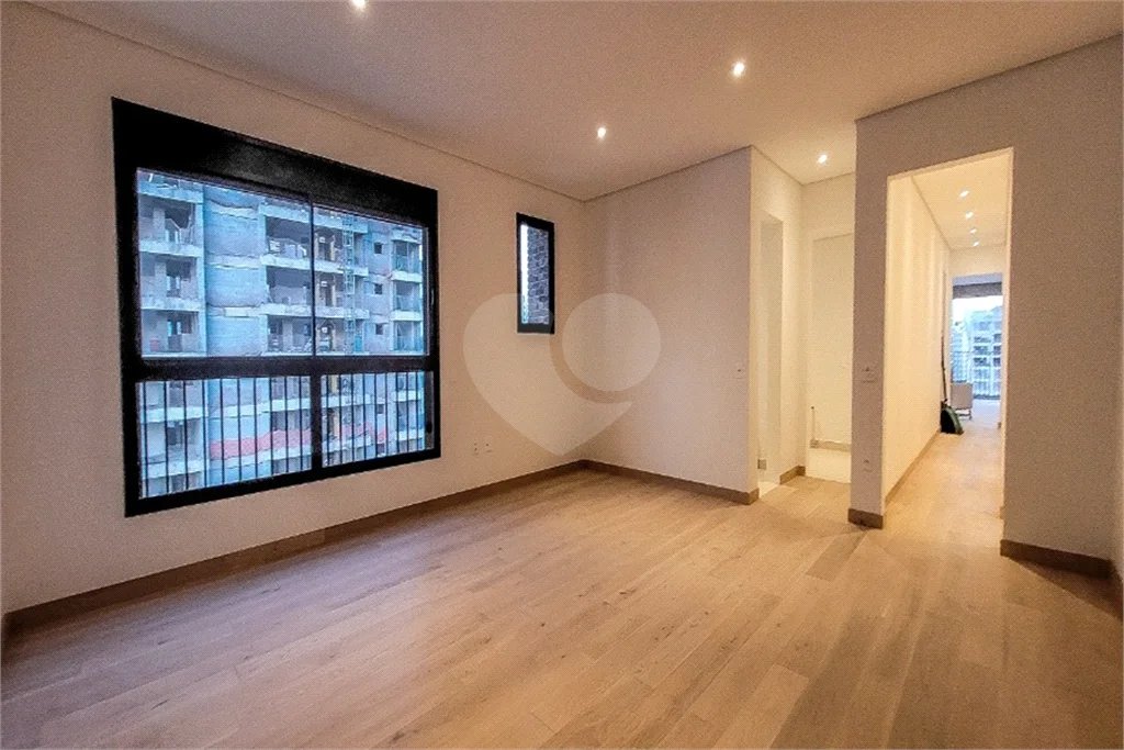 Apartamento à venda com 3 suítes em Vila Nova Conceição, São Paulo, SP