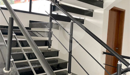 Sobrado à venda com 3 suítes em Jardim dos Pinheiros, Atibaia, SP