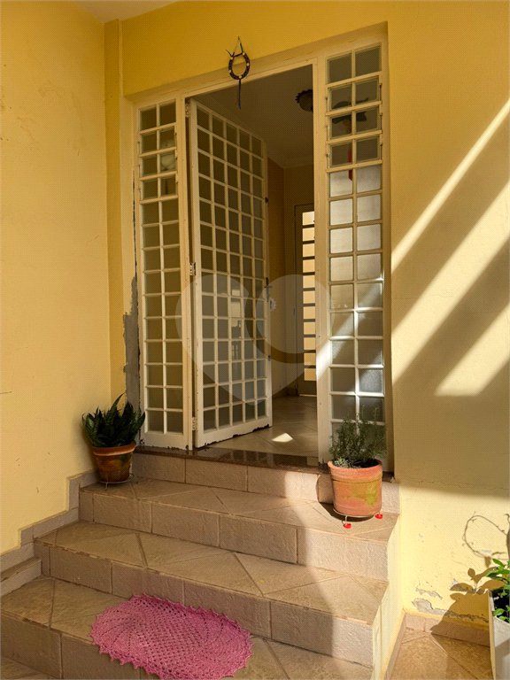 Casa à venda com 4 quartos, sendo 1 suíte, em Vila Henrique, Salto, SP