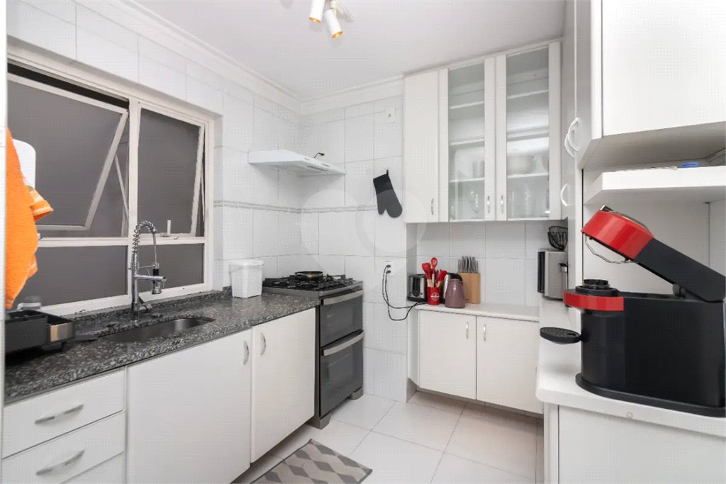 Apartamento à venda com 3 quartos, sendo 2 suítes, em Vila Olímpia, São Paulo, SP