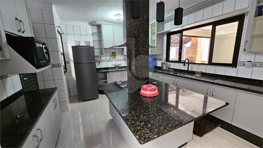 Casa à venda com 5 suítes no condomínio Alphagarden, Cuiabá - MT