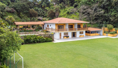 Chácara à venda com 4 quartos, sendo 2 suítes,  em Portão, Atibaia, SP