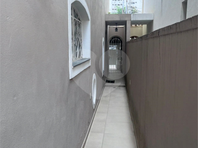 Sobrado à venda com 3 quartos, sendo 1 suíte,  em Chácara Santo Antônio (zona Sul), São Paulo, SP