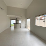 Vende-se casa no Village Damha II