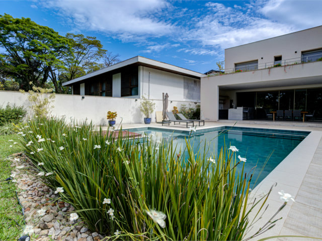 Casa à venda com 5 suítes em Jardim Cordeiro, São Paulo, SP