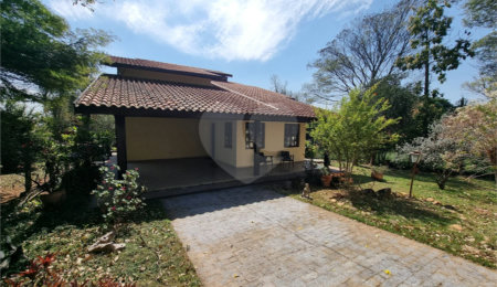 Casa à venda com 4 quartos, sendo 2 suítes, em Bosque, Vinhedo, SP