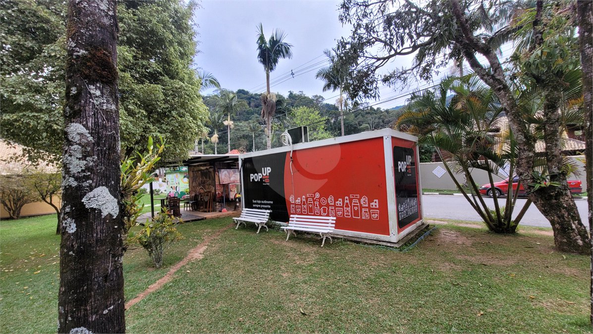 Casa à venda com 4 quartos, sendo 1 suíte, no condomínio Parque Suiça, Caieiras - SP