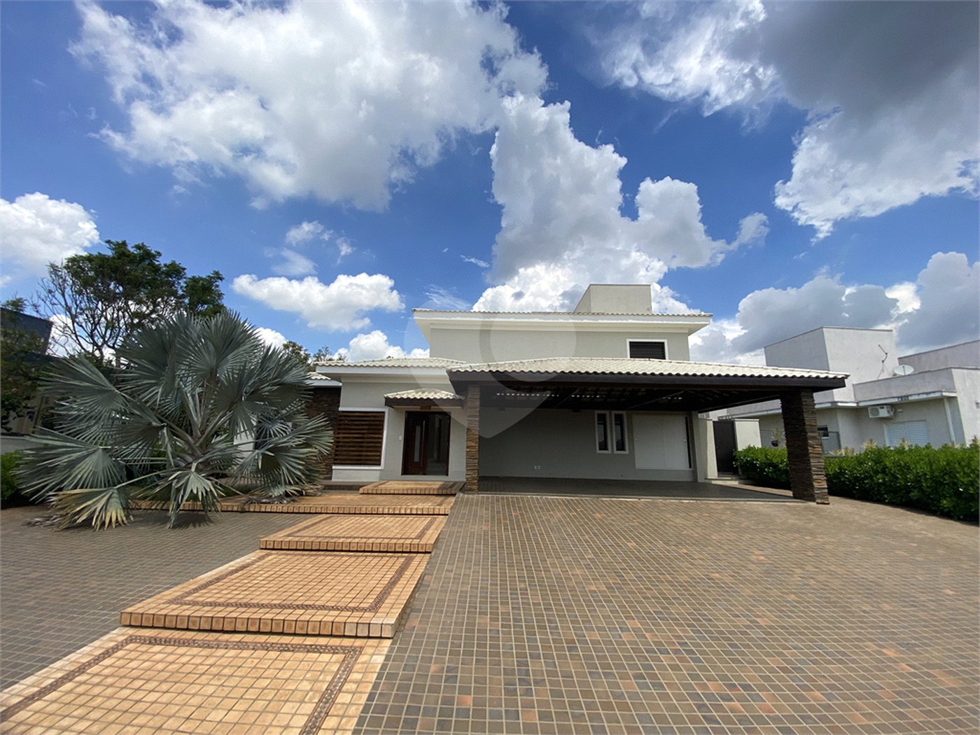 Casa à venda com 6 quartos, sendo 4 suítes,  no condomínio Palmeiras Imperiais, Salto - SP