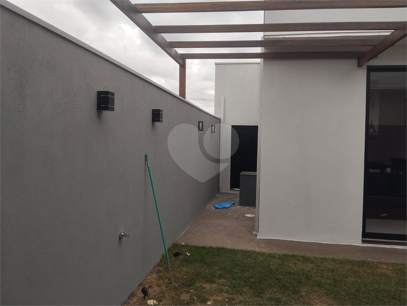 Casa para alugar com 3 quartos, sendo 1 suíte, no condomínio Residencial Reserva do Campo, Araraquara - SP