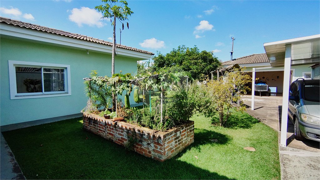 Casa à venda com 4 quartos, sendo 2 suítes, no condomínio Parque Chapada Itu, Itu - SP
