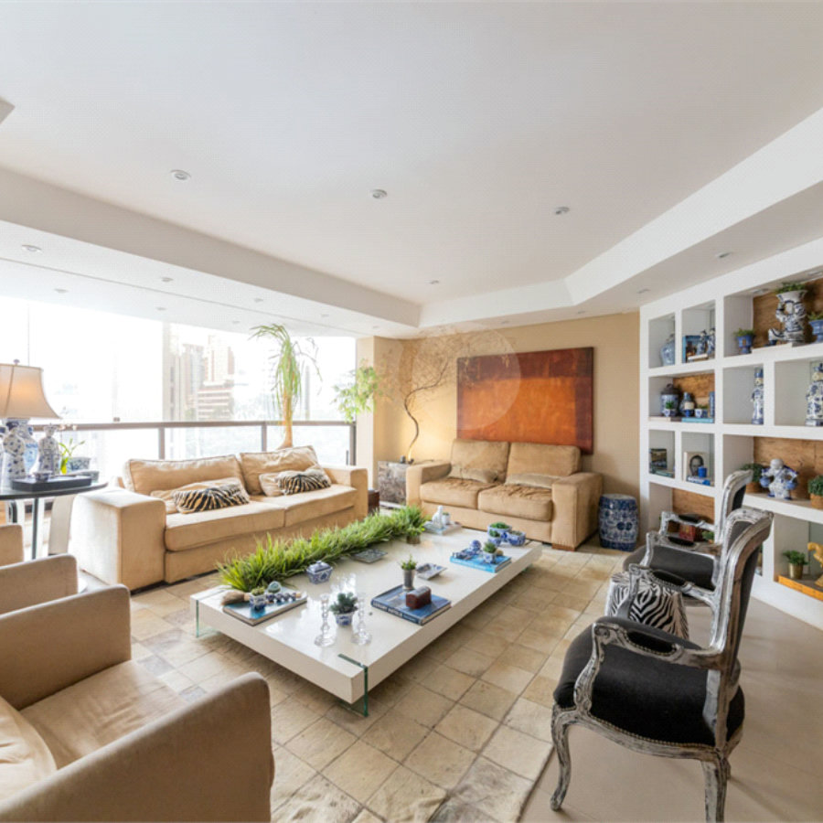 Apartamento à venda com 3 quartos, sendo 2 suítes, em Itaim Bibi, São Paulo, SP