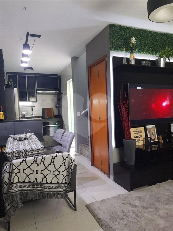 Casa à venda com 2 suítes no condomínio Residencial Poncet, São Paulo - SP