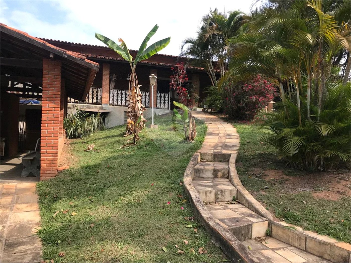 Chácara à venda com 4 quartos, sendo 1 suíte,  em Monterrey, Louveira, SP