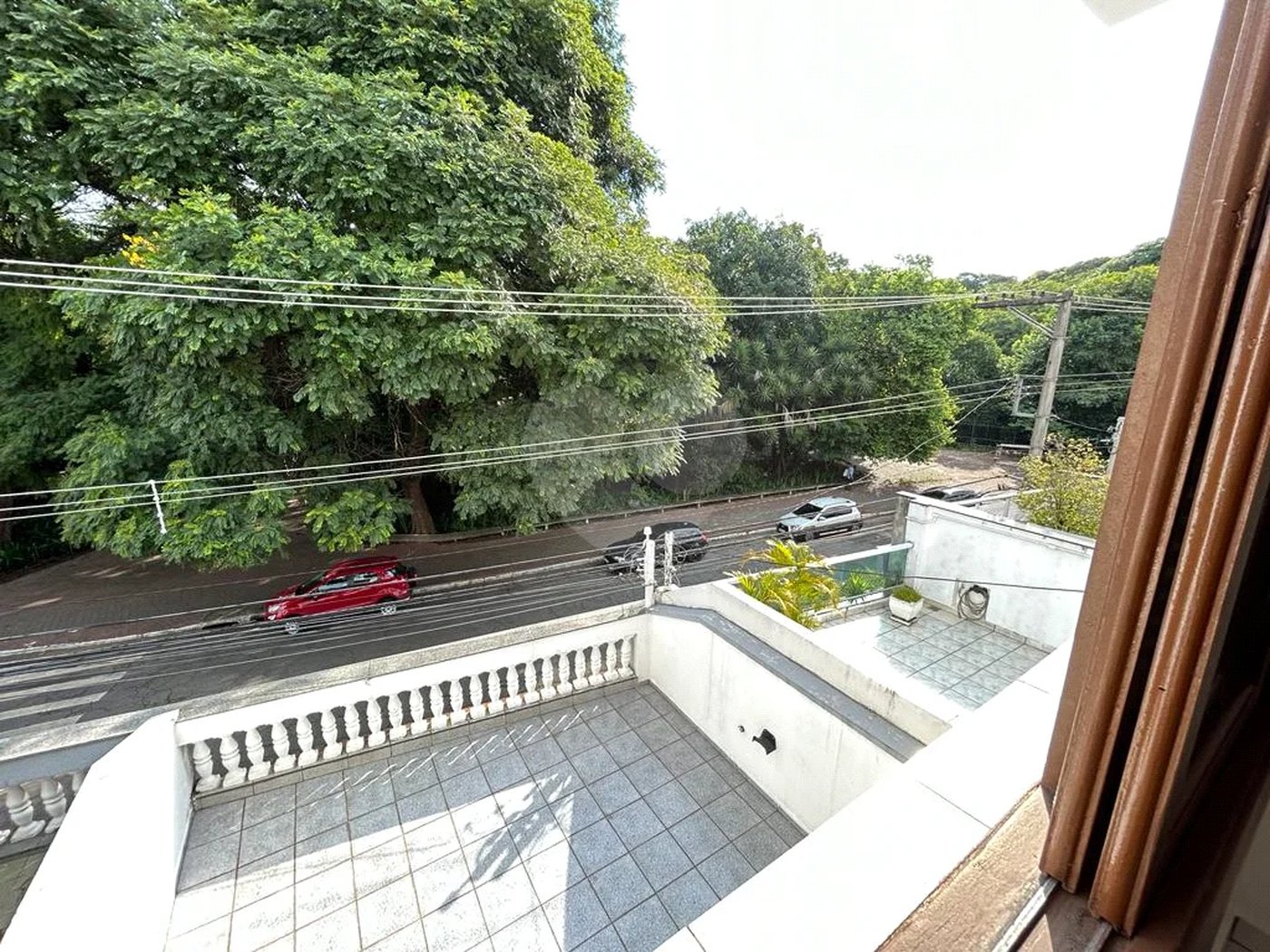 SOBRADO PARA LOCAÇÃO NO PARQUE DOMINGOS COM 03 DORM 01 SUITE 02 VAGAS DE GARAGEM
