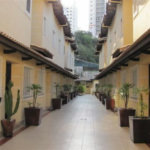 Casa à venda com 3 quartos, sendo 1 suíte, no condomínio Villa Jardim Sul, São Paulo - SP