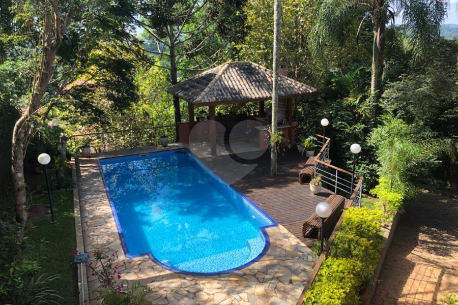 Casa à venda com 3 suítes no condomínio Sausalito, Mairiporã - SP