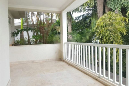 Casa à venda com 4 suítes no condomínio Vilaretto, São Paulo - SP