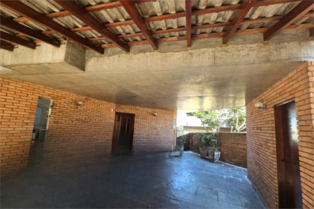 Casa à venda com 4 quartos, sendo 2 suítes, em Cidade São Francisco, São Paulo, SP