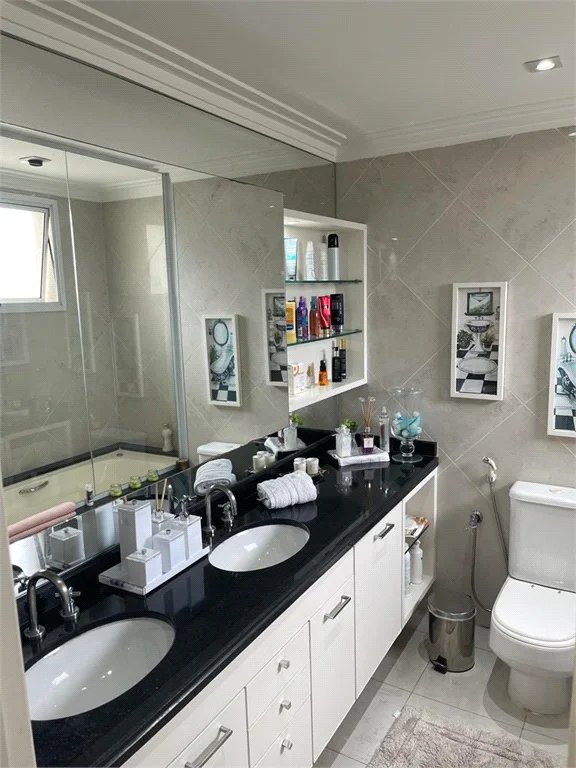 Apartamento à venda com 3 suítes em Vila Gertrudes, São Paulo, SP