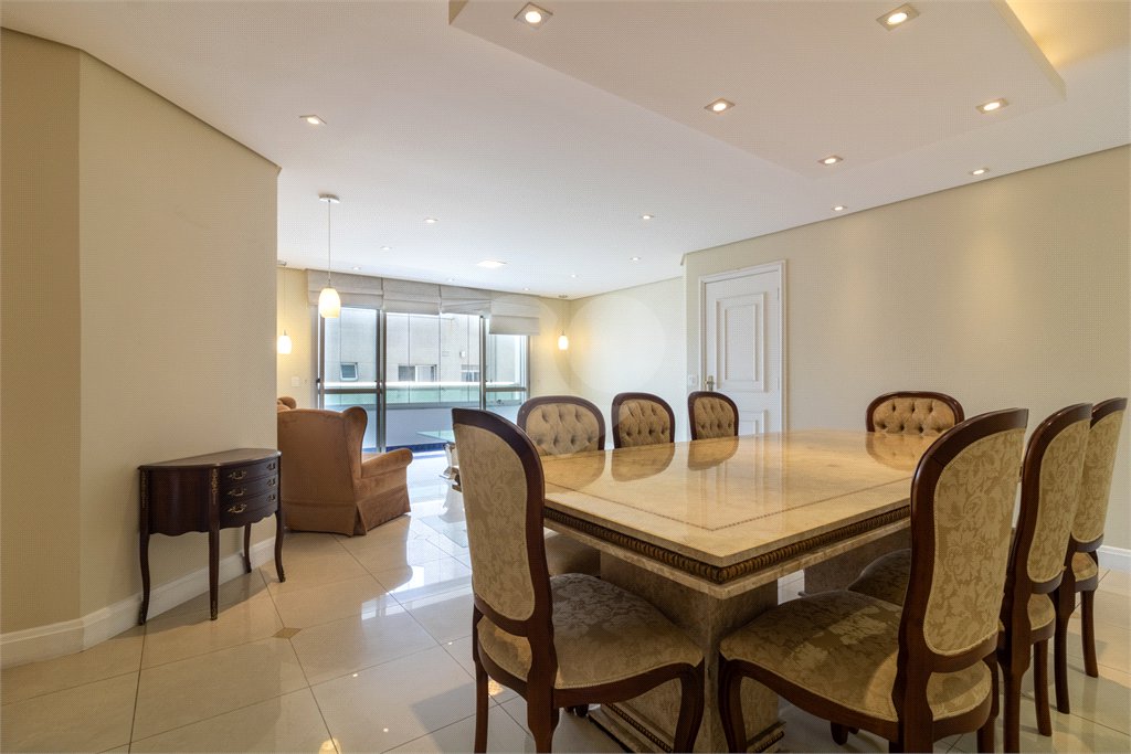 Apartamento à venda com 4 quartos, sendo 3 suítes, em Brooklin Paulista, São Paulo, SP