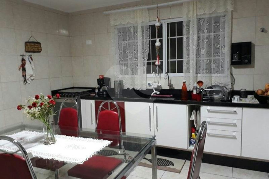 Sobrado à venda com 3 quartos, sendo 2 suítes, em Vila Guilherme, São Paulo, SP