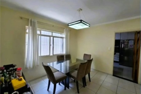 Sobrado à venda com 3 quartos, sendo 1 suíte, em Jardim Centenário, São Paulo, SP